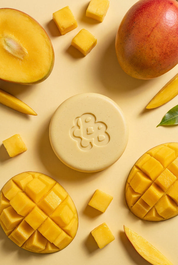 Shampoo sólido para rizos Berry Botanical, berry de mango vista desde arriba